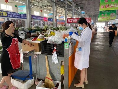 達(dá)拉特旗市監(jiān)局開展食用農(nóng)產(chǎn)品農(nóng)藥獸藥殘留專項(xiàng)排查，筑牢食品安全防線